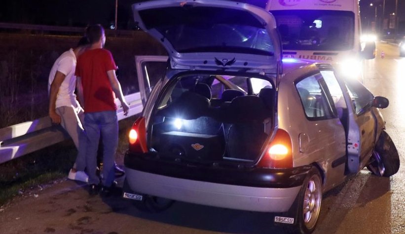 Kaza yapan alkollü sürücü hıncını gazetecilerden çıkarmak istedi