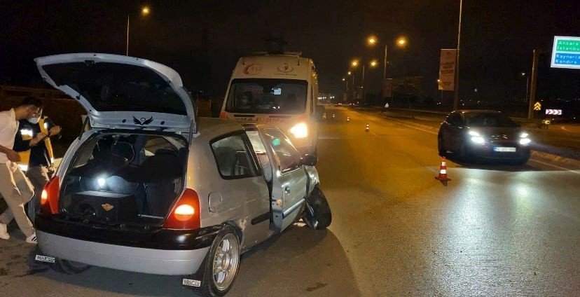 Kaza yapan alkollü sürücü hıncını gazetecilerden çıkarmak istedi