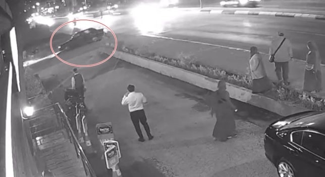 Kaza yaptı bir şey olmamış gibi yoluna devam etti