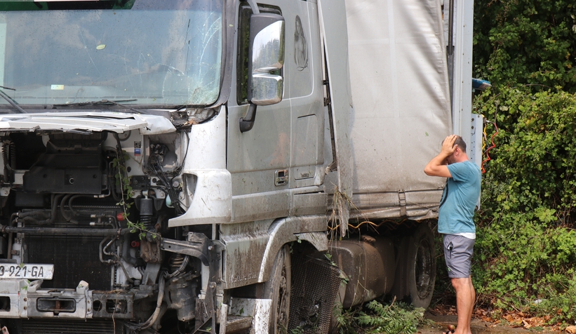 Kaza yaptı kara kara düşündü