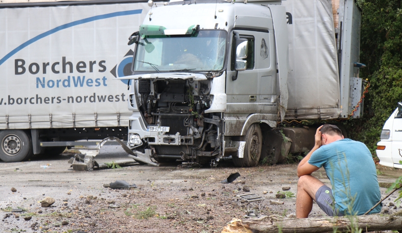 Kaza yaptı kara kara düşündü