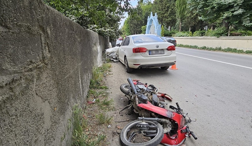kazada-bahceye-ucan-motosikletli-agir-yaralandimevccda0ve