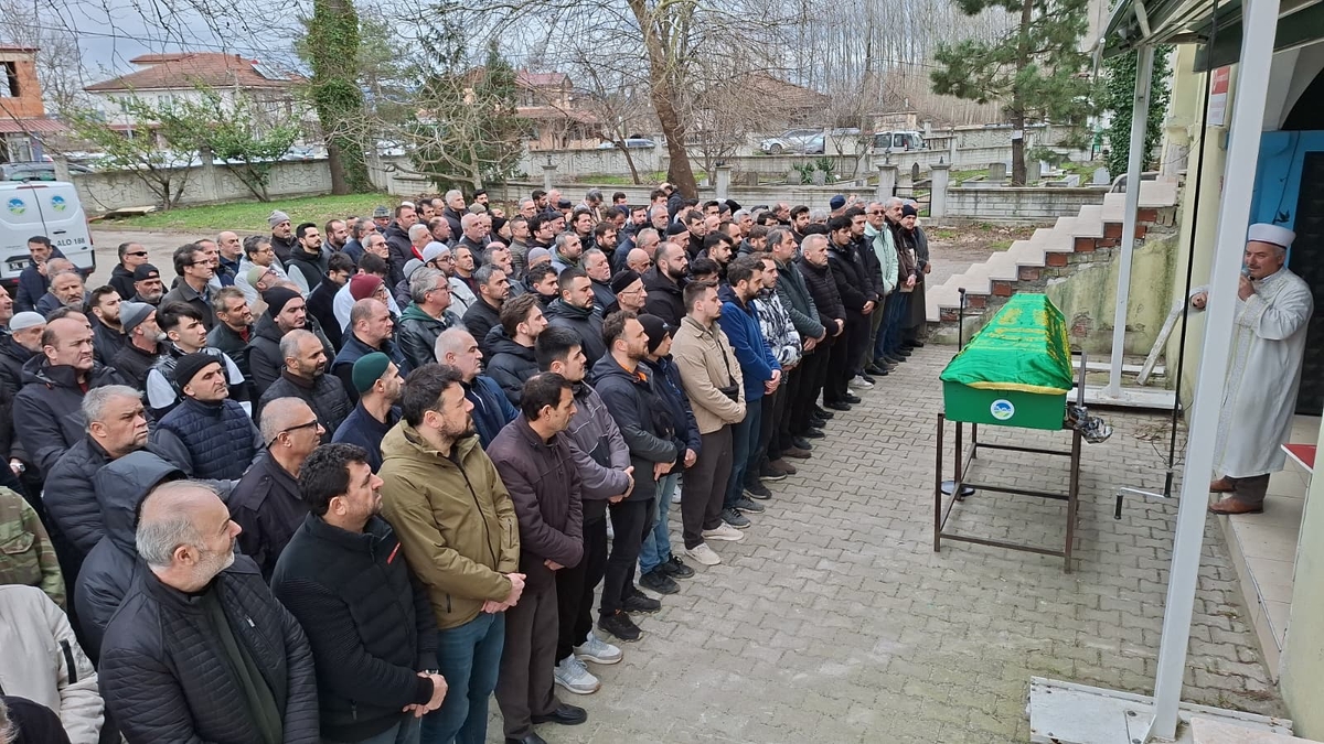 Kazada hayatını kaybeden sürücü toprağa verildi