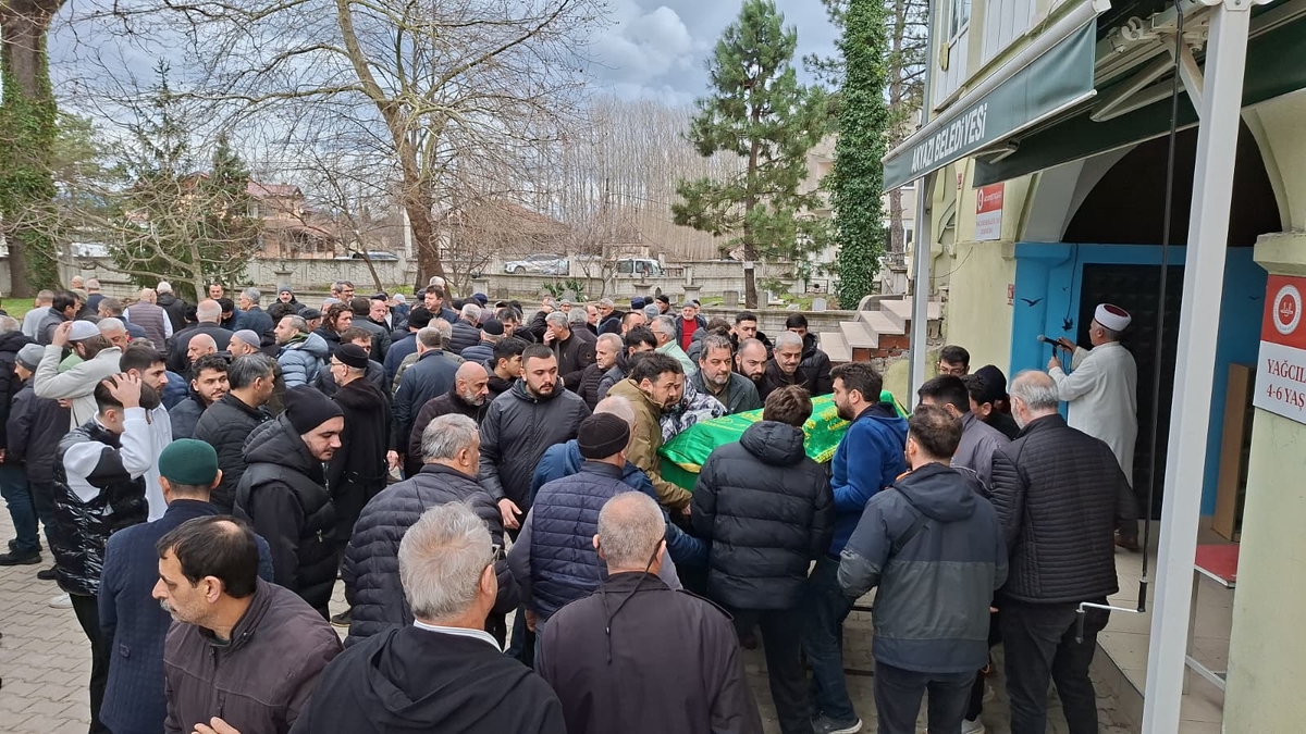 Kazada hayatını kaybeden sürücü toprağa verildi