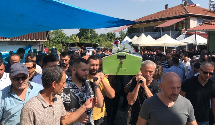 kazada-hayatini-kaybetmisti-topraga-verildin1fnmtb1bg