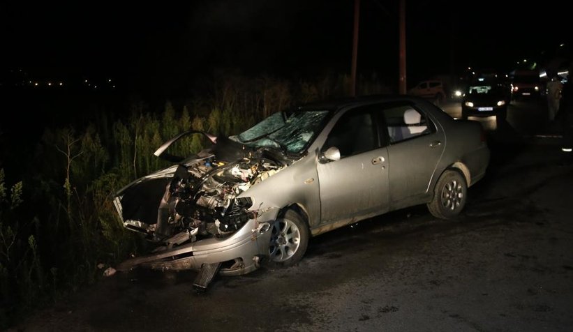 Kazada küçük çocuk camdan yola fırladı: 1’i ağır 3 yaralı
