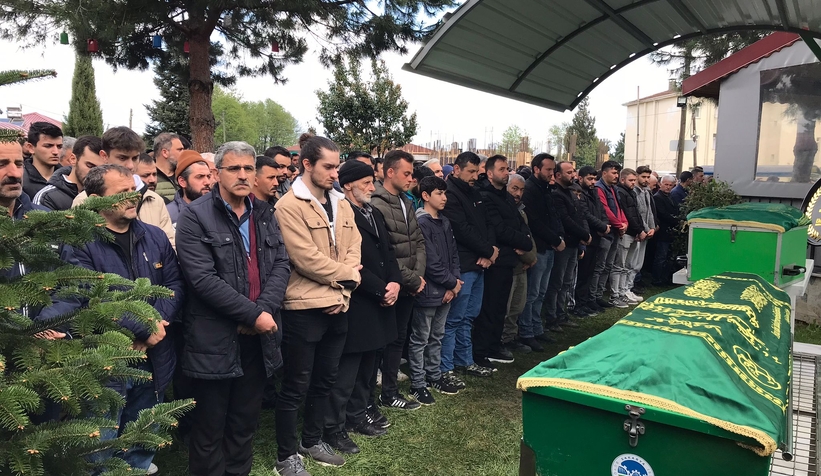 Kazada ölen 2 kişi toprağa verildi