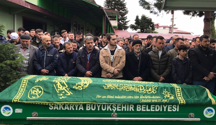 Kazada ölen 2 kişi toprağa verildi