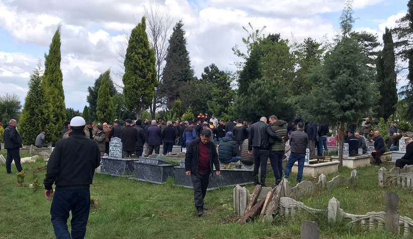 Kazada ölen 2 kişi toprağa verildi