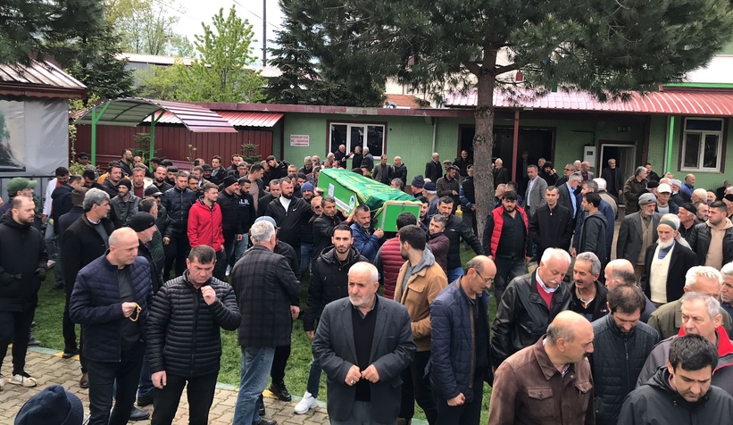 Kazada ölen 2 kişi toprağa verildi