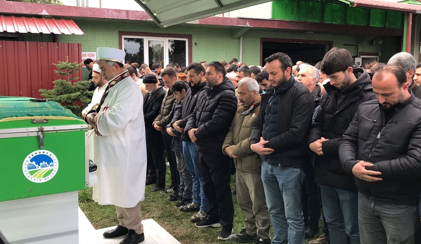 Kazada ölen 2 kişi toprağa verildi