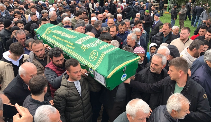 Kazada ölen 2 kişi toprağa verildi