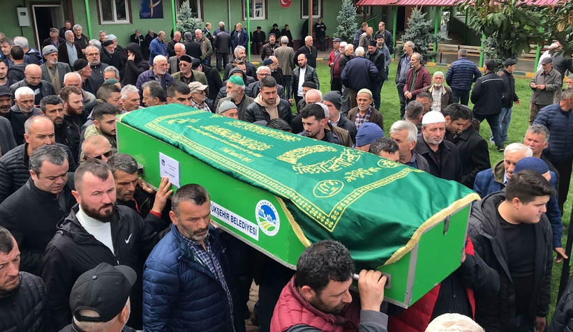 Kazada ölen 2 kişi toprağa verildi