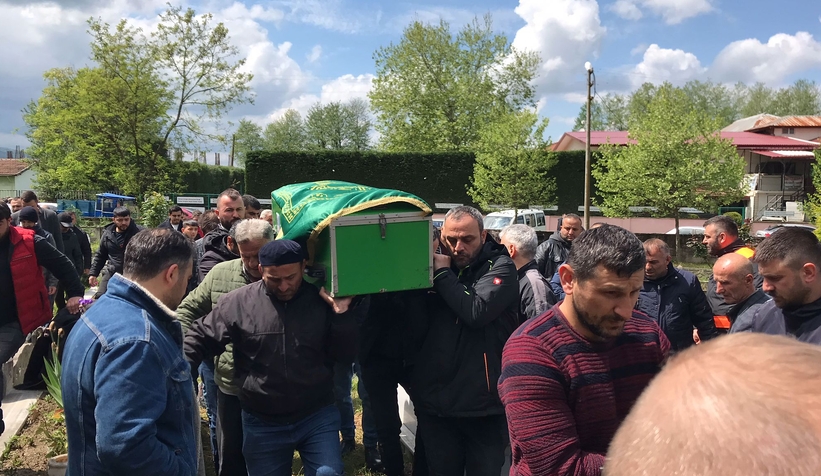 Kazada ölen 2 kişi toprağa verildi