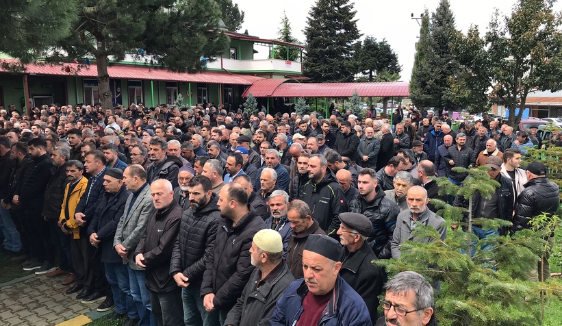 Kazada ölen 2 kişi toprağa verildi