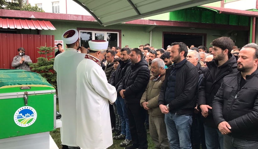 Kazada ölen 2 kişi toprağa verildi