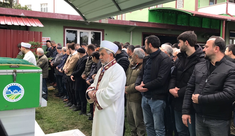 Kazada ölen 2 kişi toprağa verildi