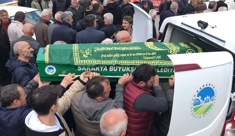 Kazada ölen 2 kişi toprağa verildi