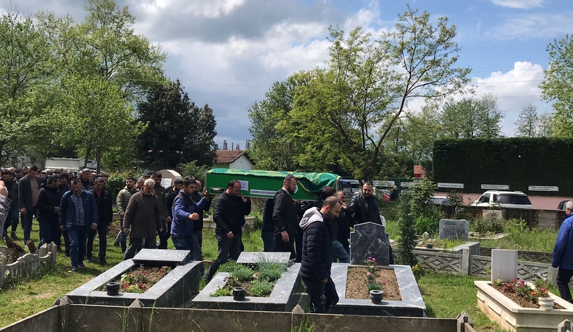 Kazada ölen 2 kişi toprağa verildi