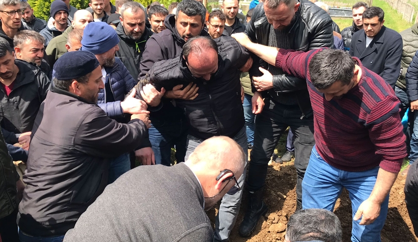 Kazada ölen 2 kişi toprağa verildi