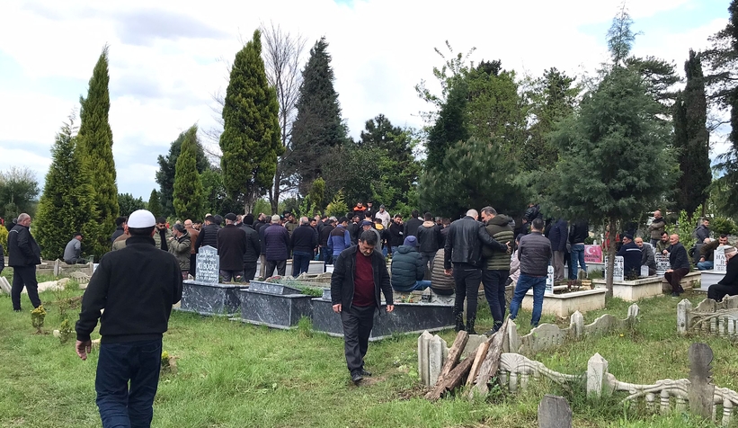 Kazada ölen 2 kişi toprağa verildi