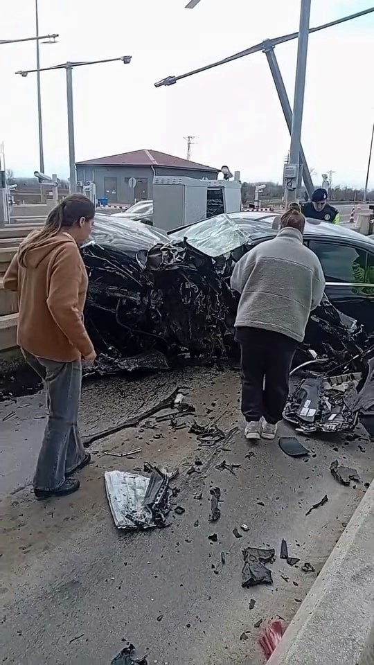 kazada-olen-doktor-ve-esi-yeni-dogan-bebekleri-ile-eve-donuyormnuszmxitcsxzf