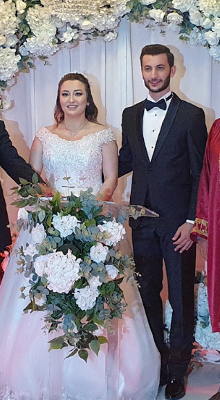 kazada-olen-doktor-ve-esi-yeni-dogan-bebekleri-ile-eve-donuyormnuszmxitcsxzf