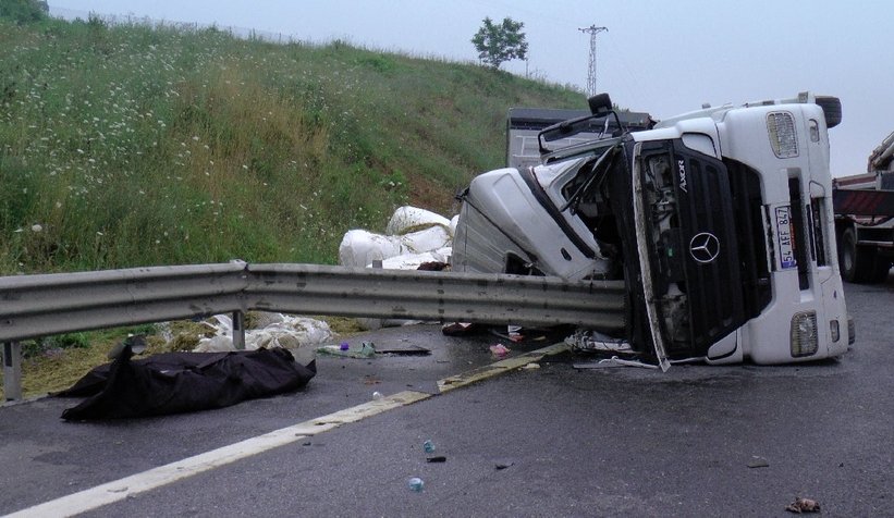 Kazada ölen iki arkadaş toprağa verildi