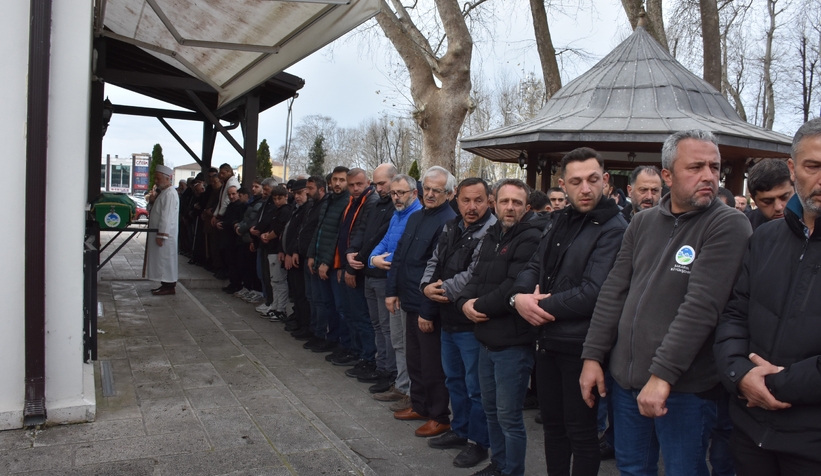 Kazada ölen iki genç toprağa verildi