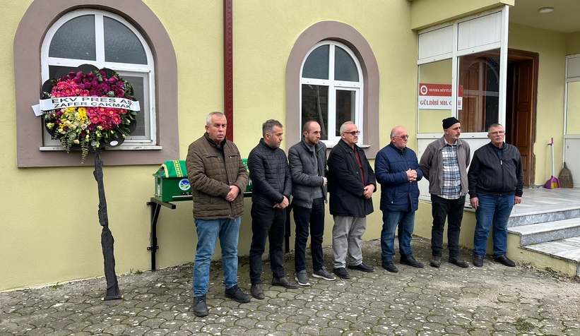 Kazada ölen iki genç toprağa verildi