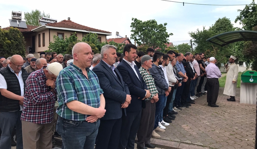 Kazada ölen Nihat Çakıl toprağa verildi  