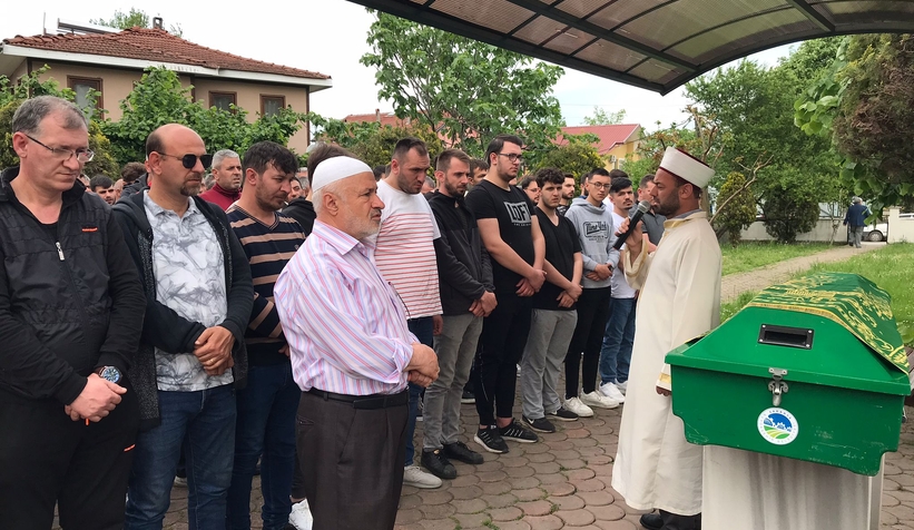 Kazada ölen Nihat Çakıl toprağa verildi  