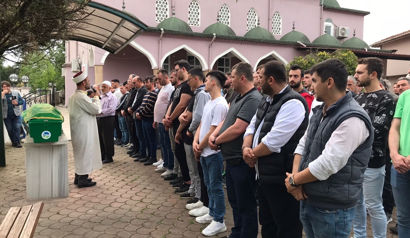 Kazada ölen Nihat Çakıl toprağa verildi  