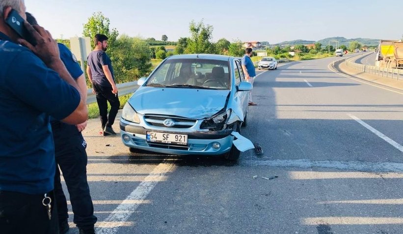 Kazada otomobil alev aldı: 2 yaralı