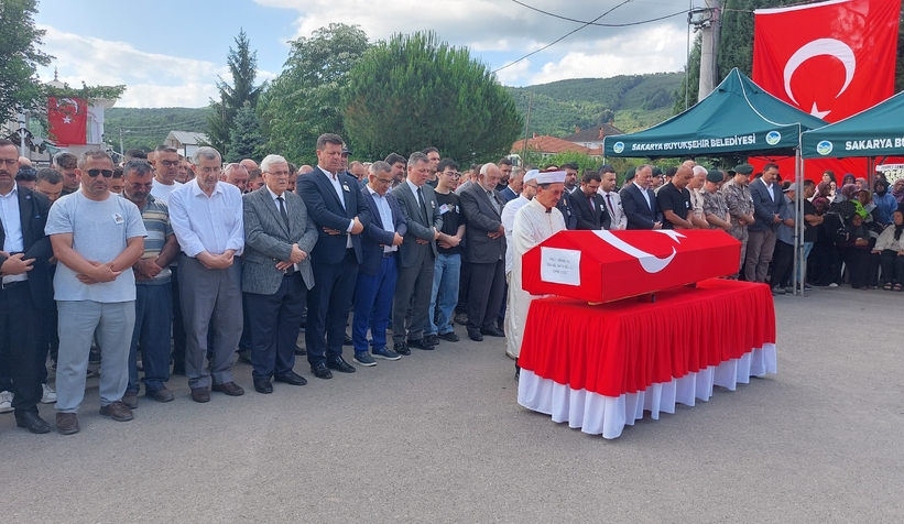 kazada-sehit-olan-polis-ismail-safa-gulel-topraga-verildiatnhuuhhqn