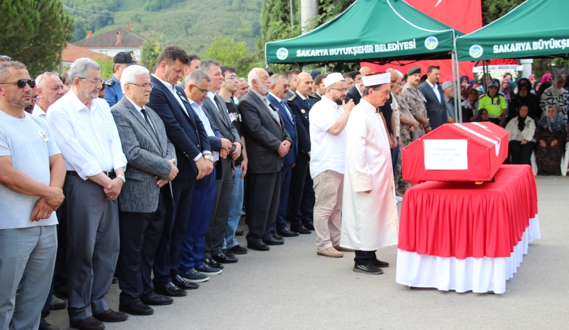 kazada-sehit-olan-polis-ismail-safa-gulel-topraga-verildiatnhuuhhqn