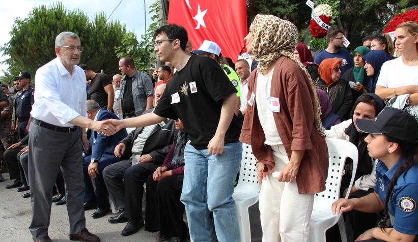 kazada-sehit-olan-polis-ismail-safa-gulel-topraga-verildiatnhuuhhqn