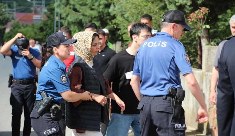 kazada-sehit-olan-polis-ismail-safa-gulel-topraga-verildiatnhuuhhqn