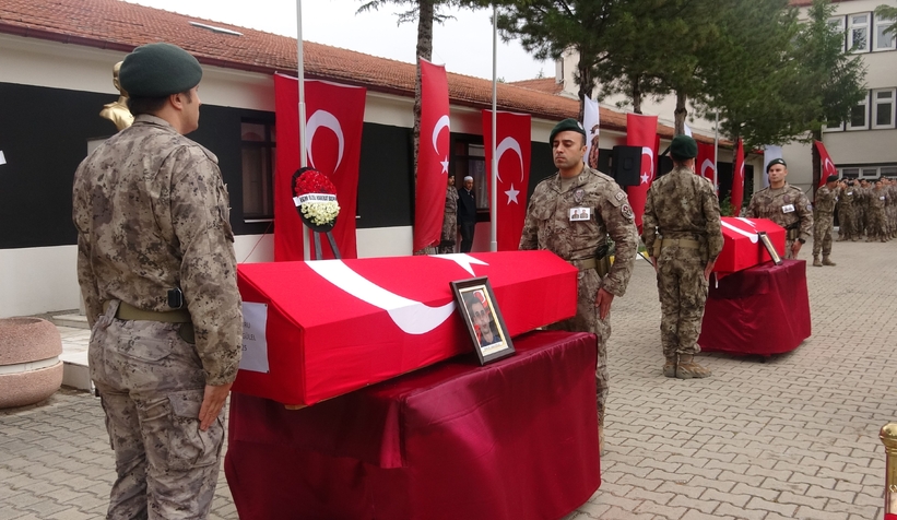 kazada-sehit-olan-polisin-cenazesi-akyazi-ya-gonderildinw5zwlnuc3
