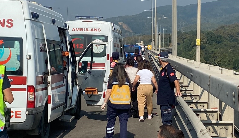 Kazada yaralanan küçük kızı jandarma teskin etti