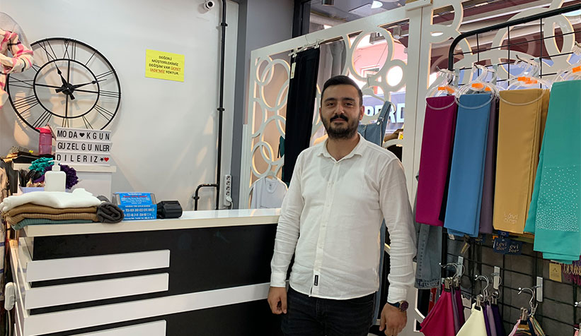 kedi-magazadaki-elbiseyi-goturduv0lum2d1nm