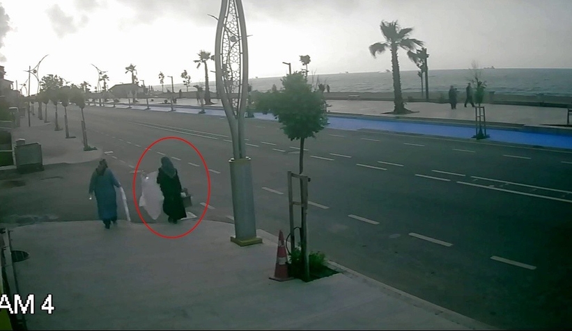 Kendi malıymış gibi alıp götürdü, güvenlik kamerasına yakalandı