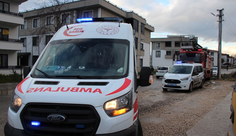 kendine-zarar-veren-kadin-ekipleri-alarma-gecirdirufzdwrymv