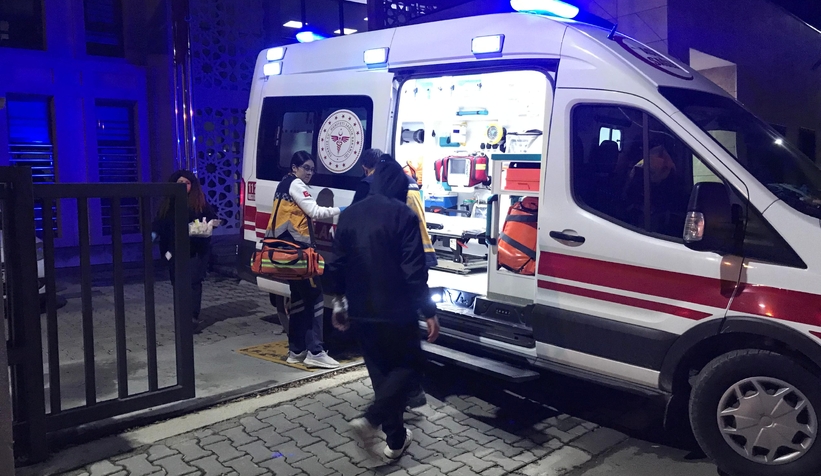 Kendini yaralayıp polisten yardım istedi