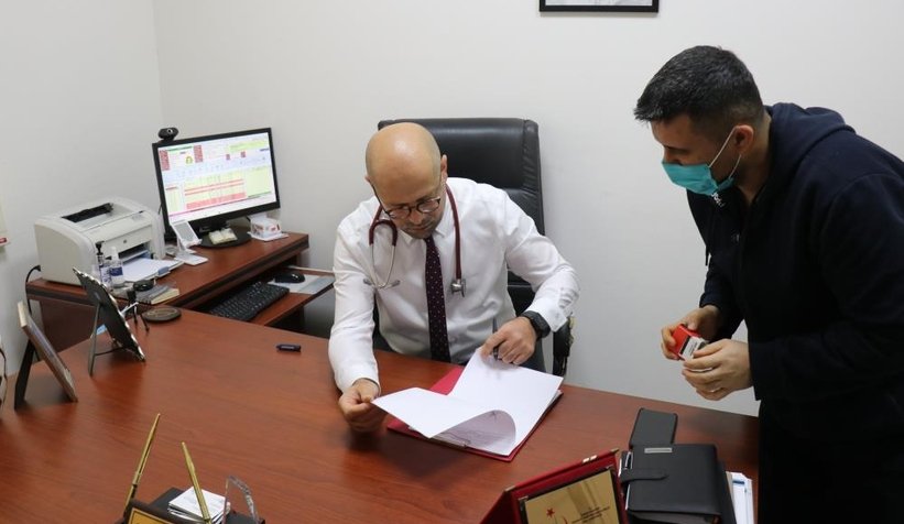 Kendisine kucak açan ülkede şifa dağıtıyor