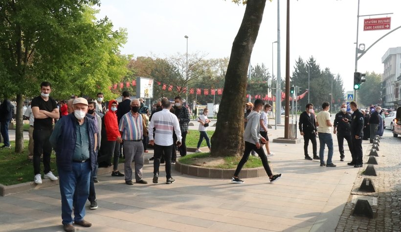 Kent merkezinde bıçaklı kavga: 3 yaralı