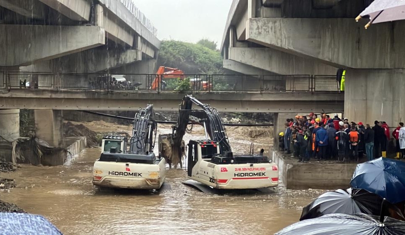 kepce-dereden-cikarildi-operatoru-arama-calismalari-suruyorqnnravq0zg