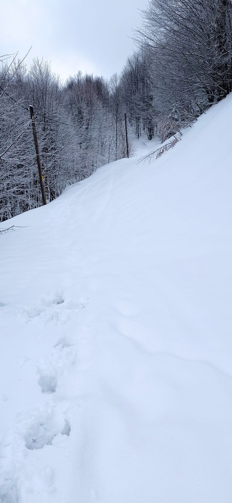 Keremali'de evler kar altında kalmak üzere