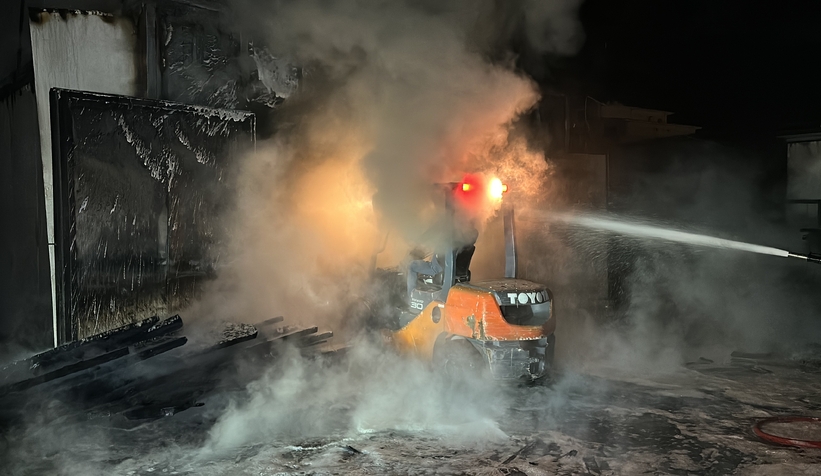 Kereste fabrikasındaki yangın