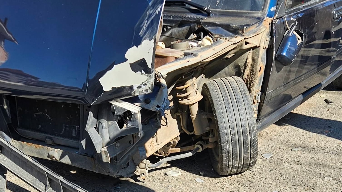 ki araç kafa kafaya girdi: 1 yaralı